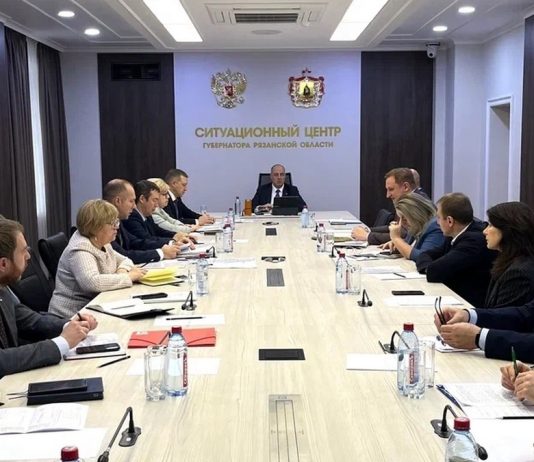 Вице-губернатор Артем Бранов провел совещание по вопросам развития ЖКХ, строительства и дорожного ремонта