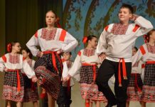 Чучковцы провожали 2025 год показом представления «Как стрелец Чучко счастье искал»