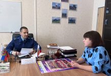 В Чучкове уличное освещение, зимнее содержание дорог и кибербулинг обсудили с зампрокурора области