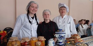 Чучковские школьники попробовали себя в роли кулинаров и пожарных вместе со студентами Шиловского агротехникума