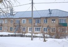 В поселке Чучково из-за обрушения снега в многоквартирном две семьи неделю оставались без отопления и газа