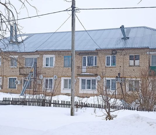 В поселке Чучково из-за обрушения снега в многоквартирном две семьи неделю оставались без отопления и газа