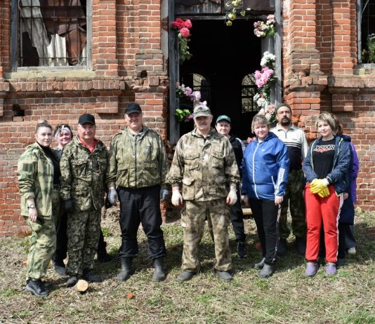 В Чучковском округе провели субботник в заброшенной церкви