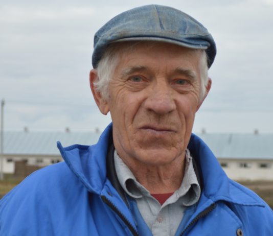 Более 50 лет Михаил Ветютнев трудится энергетиком в колхозе «Шелковской» Старожиловского округа