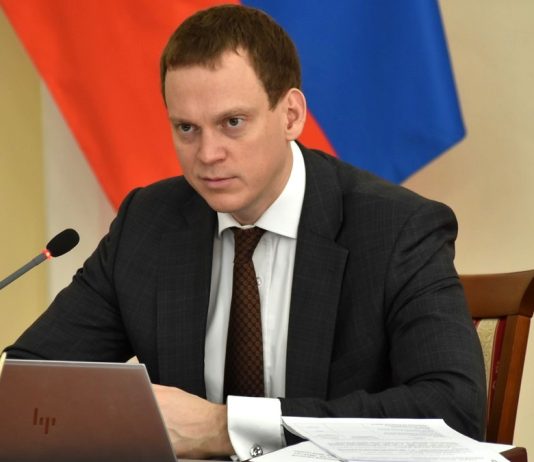 Губернатор Павел Малков: К новому учебному году нужно готовить не только здания, но и подъездные пути и прилегающие территории