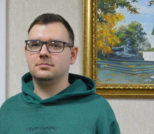 Инженер Старожиловского молкомбината Евгений Гарькин уверен, что производство молочной продукции – большая ответственность
