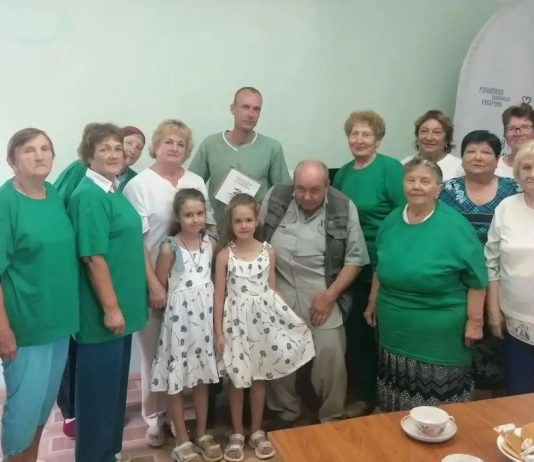 Чучковские «серебряные» волонтеры встретились с участником СВО