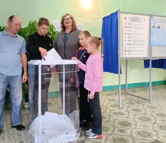 Многодетная семья Евграшиных: «Личным примером хотим показать детям важность выборов»